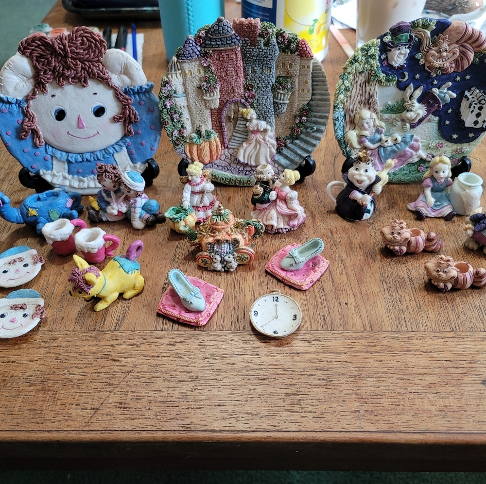 Raggedy Anne and Andy, Cinderella and Alice in wonderland